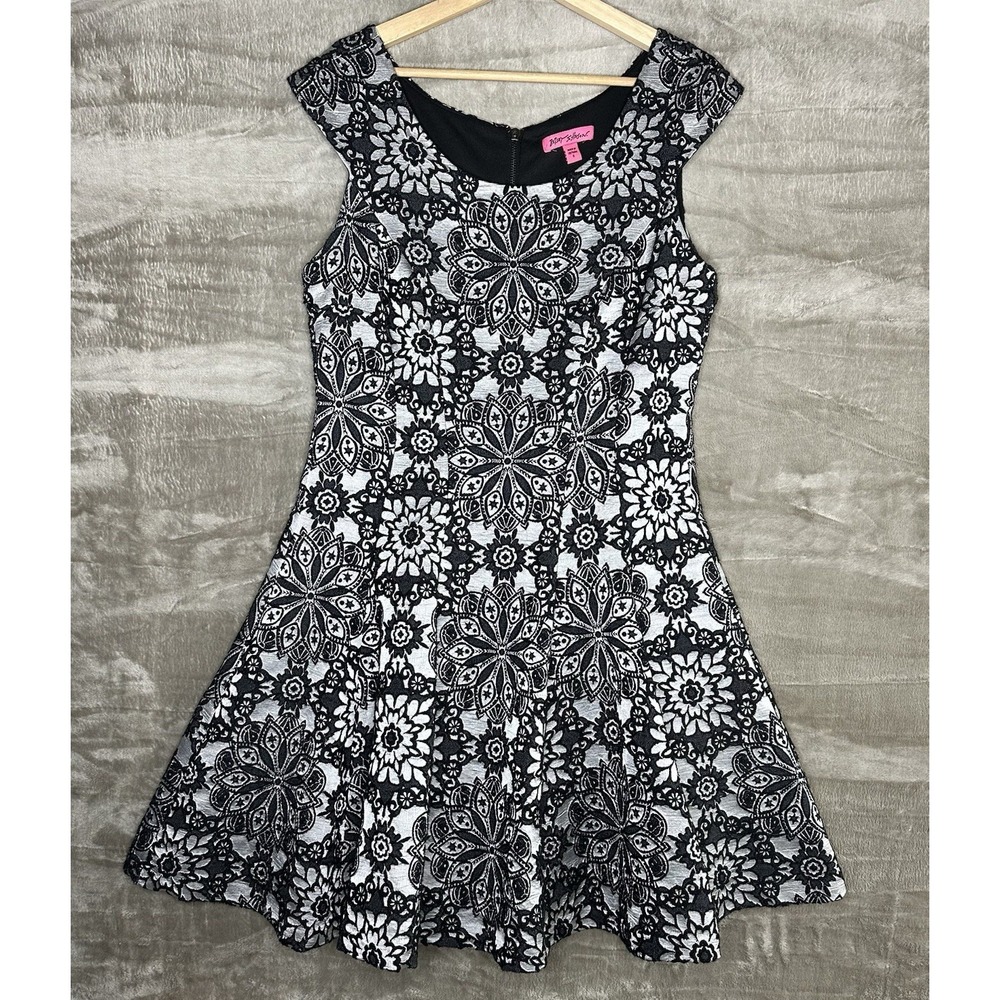 Betsey Johnson Women's Black/Silver Floral Fit & Flare Scoop Neck Dress 8